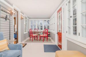 Character Family Home - 3 bedroom 2 bath