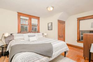 Character Family Home - 3 bedroom 2 bath