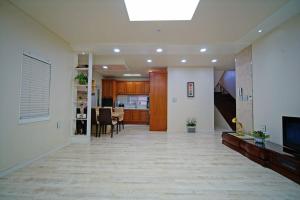 Jeonju hanok village Kim myeong ok Byeoljang pension