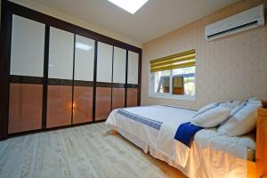 Jeonju hanok village Kim myeong ok Byeoljang pension