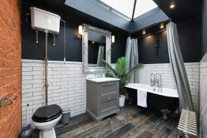 Convenient 3-Bed Near Bingham Station & Town Centre