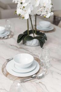 PVH - Elegant 2BR near Dubai Mall - Opera Grand