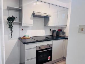 Cozy Private one Bedroom Flat In Grays Lakeside shopping mall