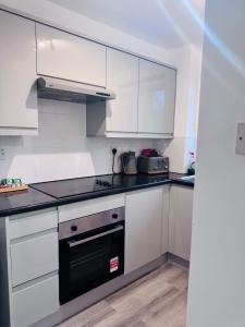 Cozy Private one Bedroom Flat In Grays Lakeside shopping mall