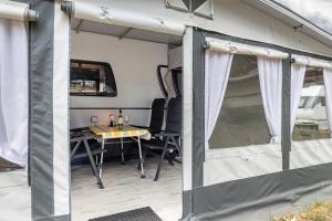 Comfort Wohnwagen max 2 Erw u 2 Kd