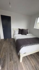 Cozy 2-Bedroom Cottage-Style Home