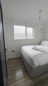 Cozy 2-Bedroom Cottage-Style Home