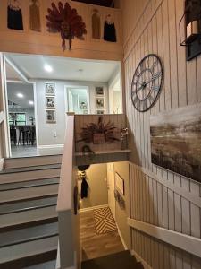 Woodsy home near Wineries, Hiking, & River