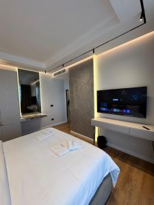 The Metropolitan Suites