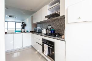 Lujoso Apto de 2 Hab en Piso 14 Morros City