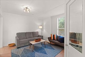 Magnolia Moon - 1145 College St