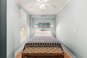 Magnolia Moon - 1145 College St