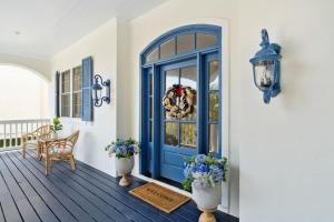 Hydrangea House - 135 Compass Point