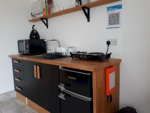 Pass the Keys Mistral Coastal Cabin - Dungeness sleeps 23