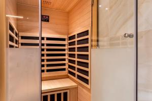 Era Deluxe Near The Beach City Of