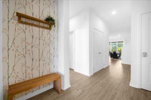 4 Bedrooms 34 Bathrooms Solterra 4683Td