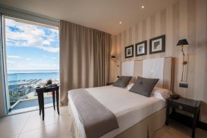 Deluxe Double Room with Sea View room in Hotel Vista Mare & Spa