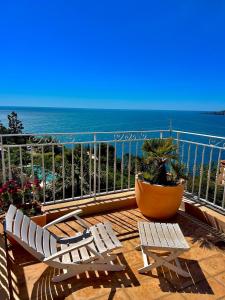 Duplex with sea and Esterel views