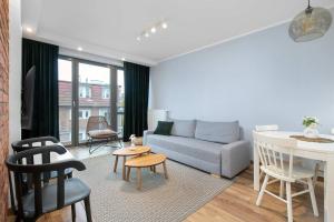 Przytulny Apartament z Parkingiem Blisko Starego Miasta by Noclegi Renters