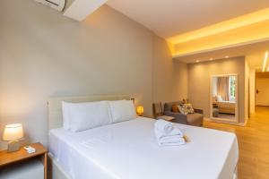 Loft com janela acustica a 5 minutos caminhando ate a praia - NSC304