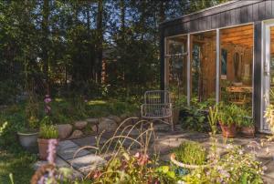 Coastal Family Retreat - 150M to the Beach