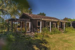 Coastal Family Retreat - 150M to the Beach