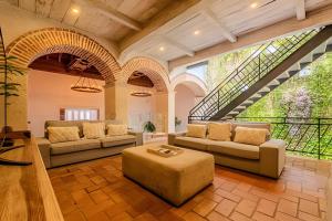 Casa de 5 Hab en la Ciudad Amurallada con Piscina