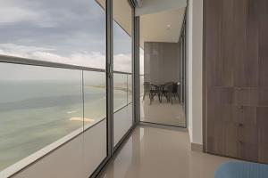 Lujoso Apto de 2 Habitaciones Piso 32- Morros City