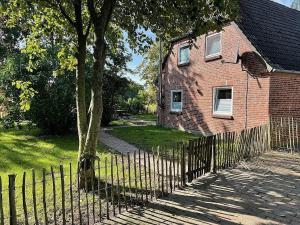 Großzügiges Ferienhaus mit großem Garten in Alleinlage