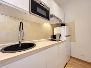 Nestor&Jeeves - SEA AND SUN - Central - Close sea