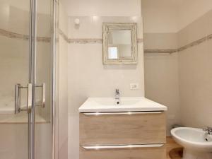 Nestor&Jeeves - SEA AND SUN - Central - Close sea