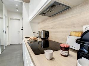 Nestor&Jeeves - SWEET BEACH - Central - Near Beach