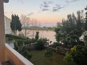 Casa Turquesa Pet-Friendly, Riverfront Home