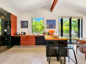 New! Camps Bay Family Retreat - Pool & Sunset Deck