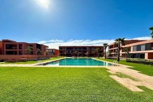 Cosy Apartment with Balcony and Pool in Noria Golf