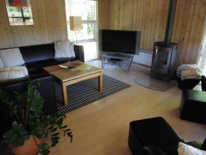 Lovely Whirlpool House In Lodskovvad Ålbæk For 8 People Here You Will Find A Whirlpool, Sauna, Internet, Stove, High Chair, Barbecue