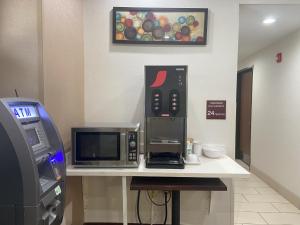 Red Roof Inn Pittsburgh - McKnight Rd