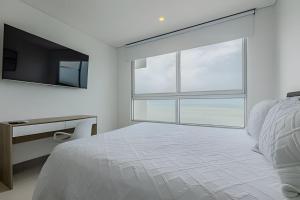 ¡Espectacular Apto Con Vista al Mar Piso 28!