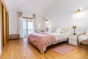 Bright 3-BR in Guia with Shared Pool by Lisbeyond