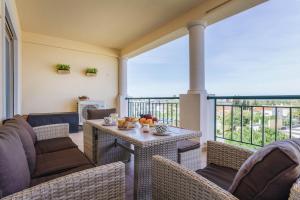 Bright 3-BR in Guia with Shared Pool by Lisbeyond