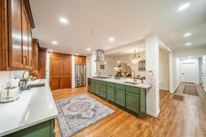 Luxury 4 BDR, OKC, Walk 2 OU Med, 4 King Bed