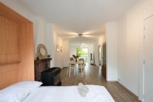 Light-Filled Apartment with Private Garden