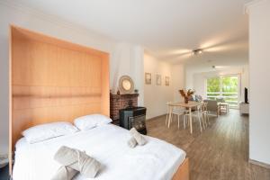 Light-Filled Apartment with Private Garden