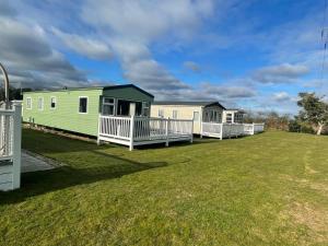 6 Berth, Pet friendly caravan with Decking - Great Yarmouth