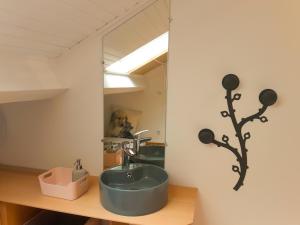 Duplex de Charme avec Bureau - Face Gare RER A