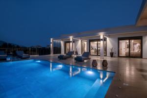 Valley View Villas, By TK Premium Stays