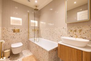 The Queensway 1 Bedroom Apartment