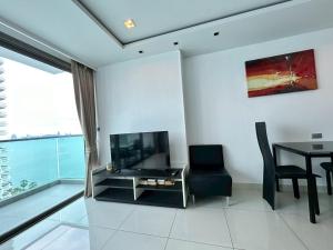 Wong Amat Tower Condominium 2104