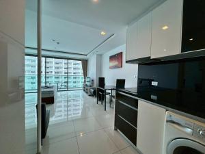 Wong Amat Tower Condominium 2104