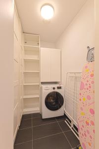 Skau Sky Park Mint by Zaha Hadid 22 Floor 1 Tower Free Parking